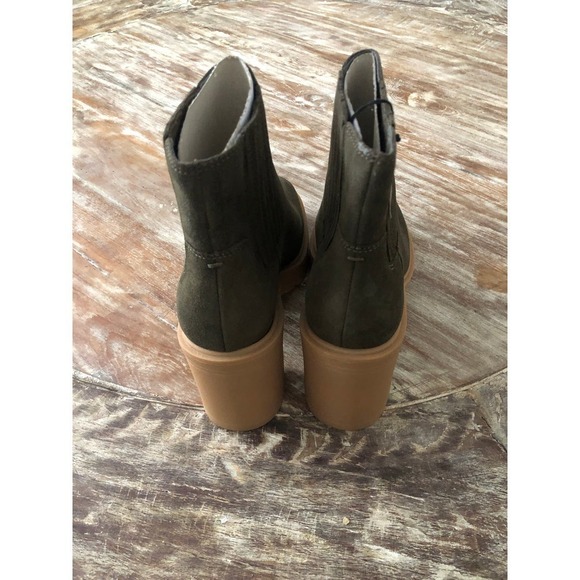 Dolce Vita Caster H20 Bootie Lug Sole Waterproof Leather Olive Green NEW 8.5 - Picture 5 of 9